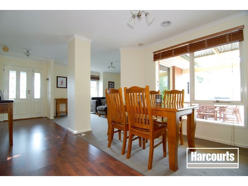 16 Cobblestone Avenue, Narre Warren South VIC 3805