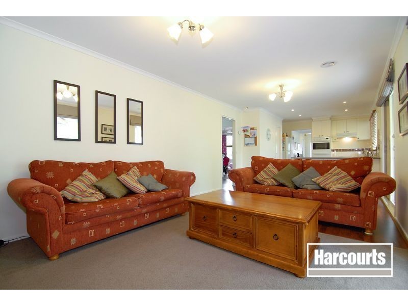 16 Cobblestone Avenue, Narre Warren South VIC 3805