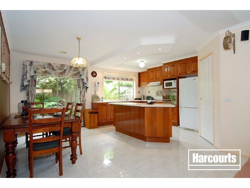 24 Southern Boulevard, Narre Warren South VIC 3805