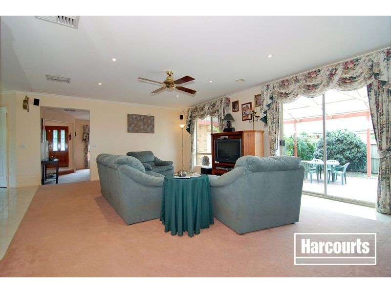 24 Southern Boulevard, Narre Warren South VIC 3805