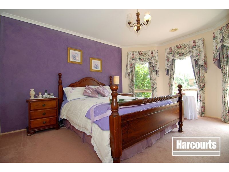 24 Southern Boulevard, Narre Warren South VIC 3805