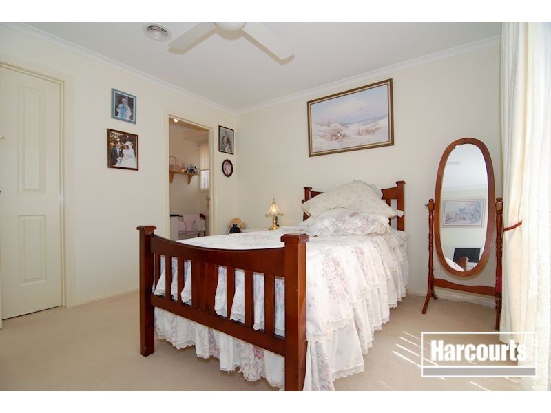 20 Genoa Way, Cranbourne West VIC 3977