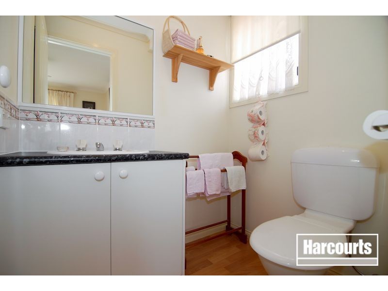 20 Genoa Way, Cranbourne West VIC 3977