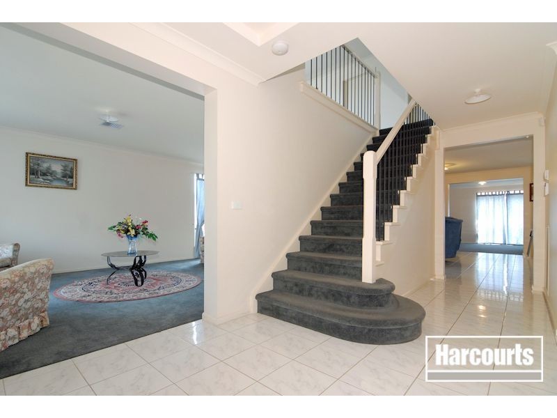 31 Champagne Grove, Narre Warren South VIC 3805