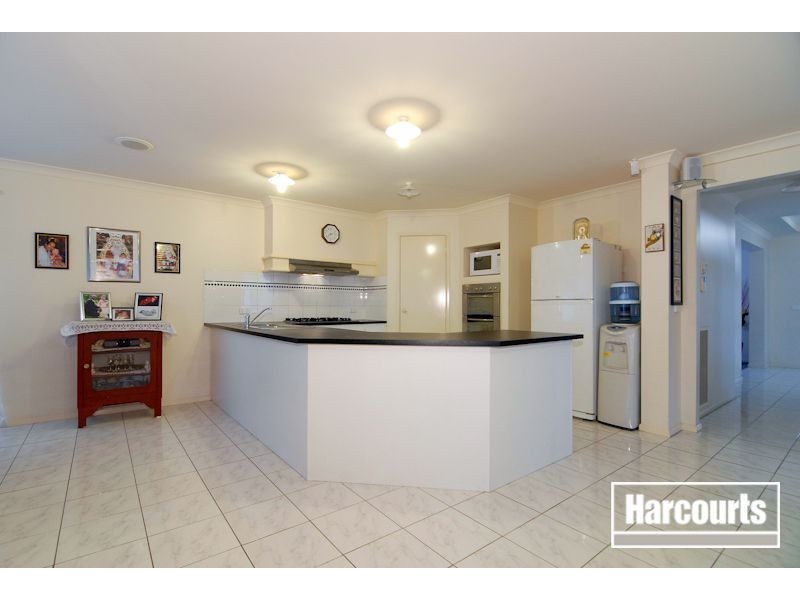 31 Champagne Grove, Narre Warren South VIC 3805