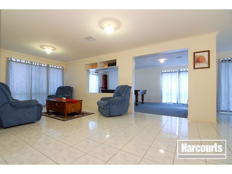 31 Champagne Grove, Narre Warren South VIC 3805