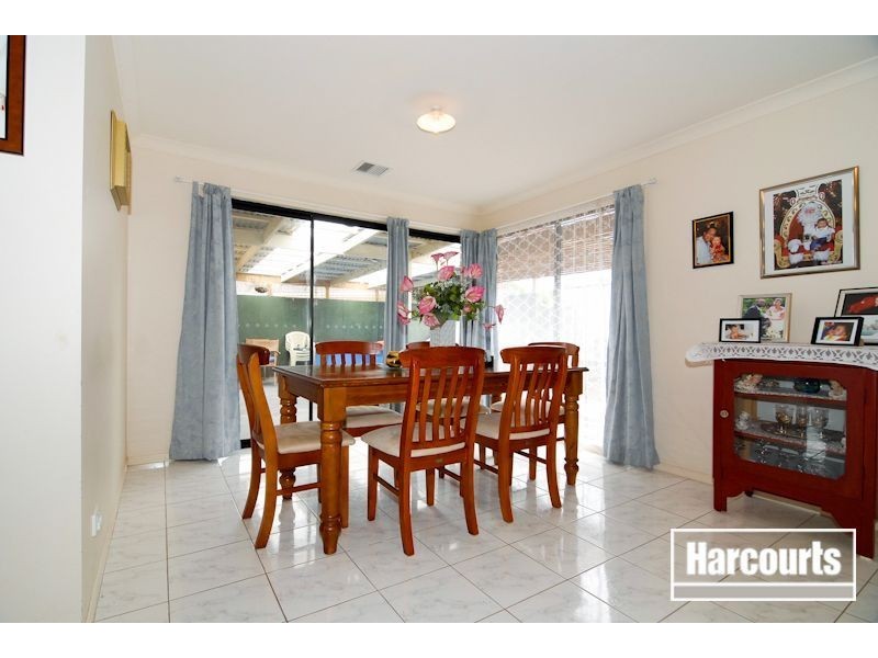 31 Champagne Grove, Narre Warren South VIC 3805