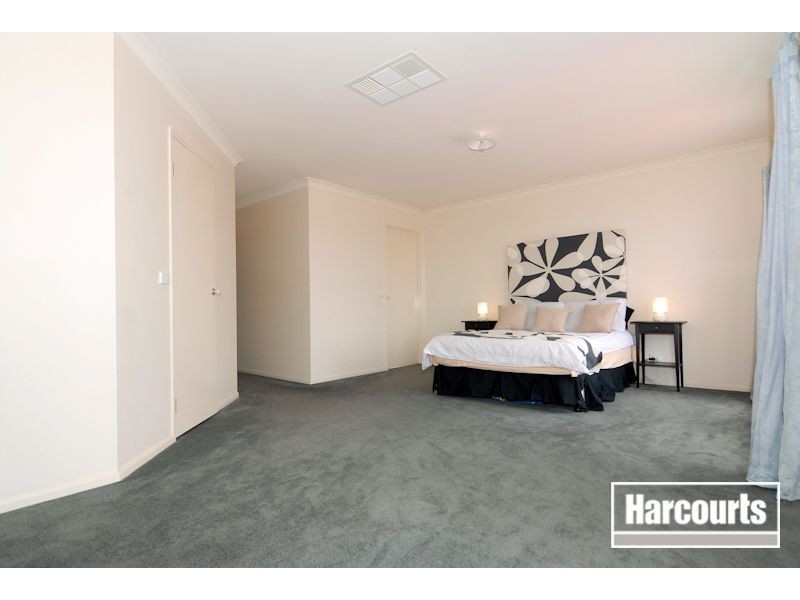 31 Champagne Grove, Narre Warren South VIC 3805