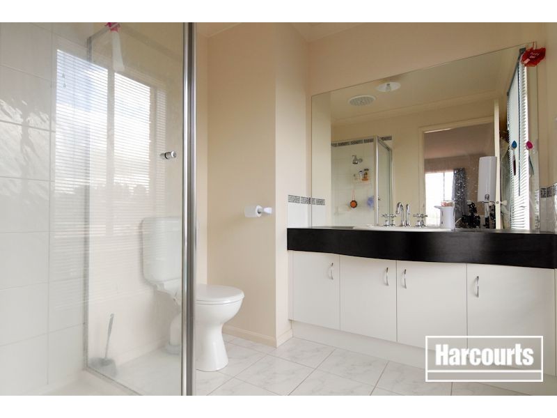 31 Champagne Grove, Narre Warren South VIC 3805