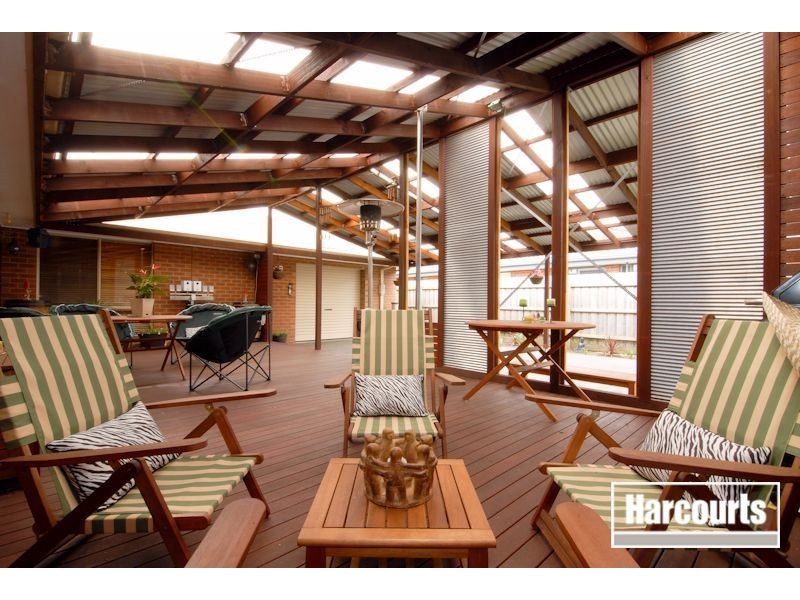 6 Luxor Court, Cranbourne VIC 3977