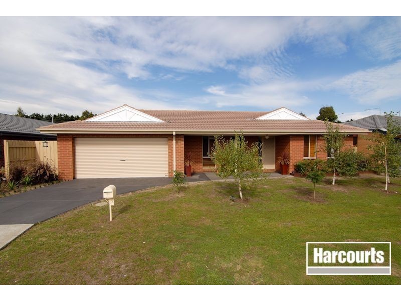 6 Luxor Court, Cranbourne VIC 3977