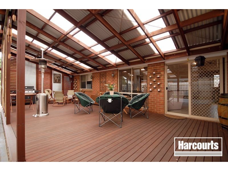 6 Luxor Court, Cranbourne VIC 3977