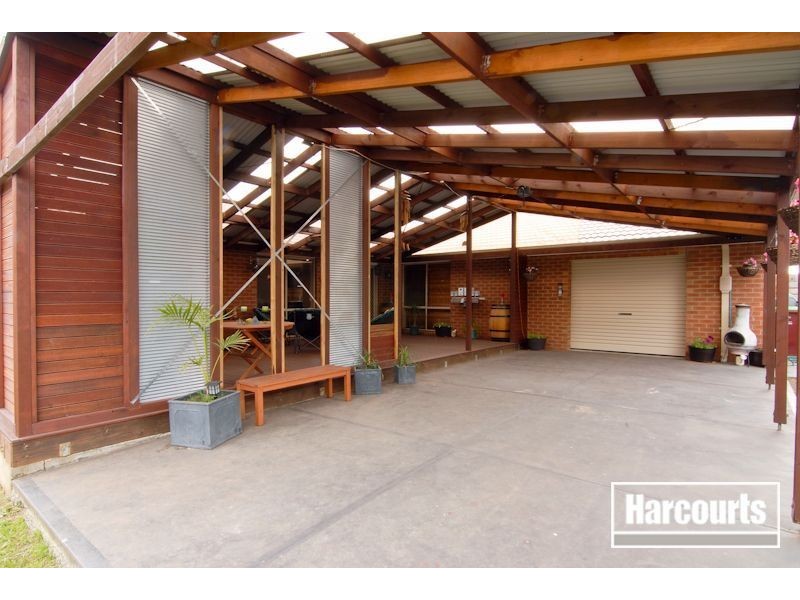 6 Luxor Court, Cranbourne VIC 3977