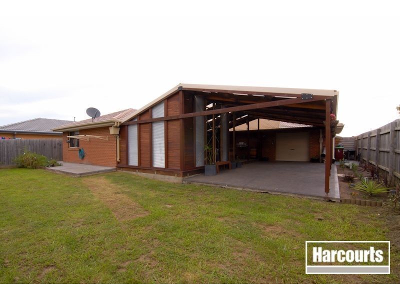 6 Luxor Court, Cranbourne VIC 3977