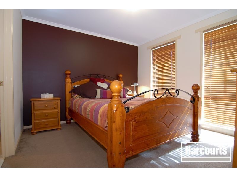 6 Luxor Court, Cranbourne VIC 3977