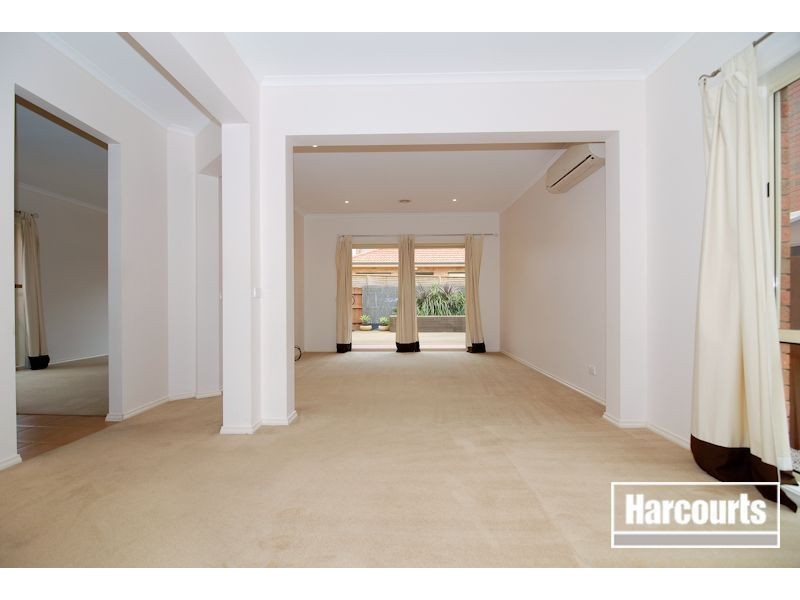 27 Amhurst Drive, Narre Warren South VIC 3805