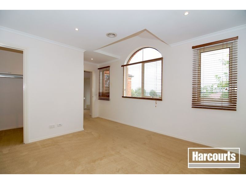 27 Amhurst Drive, Narre Warren South VIC 3805