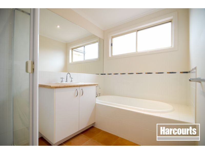 27 Amhurst Drive, Narre Warren South VIC 3805