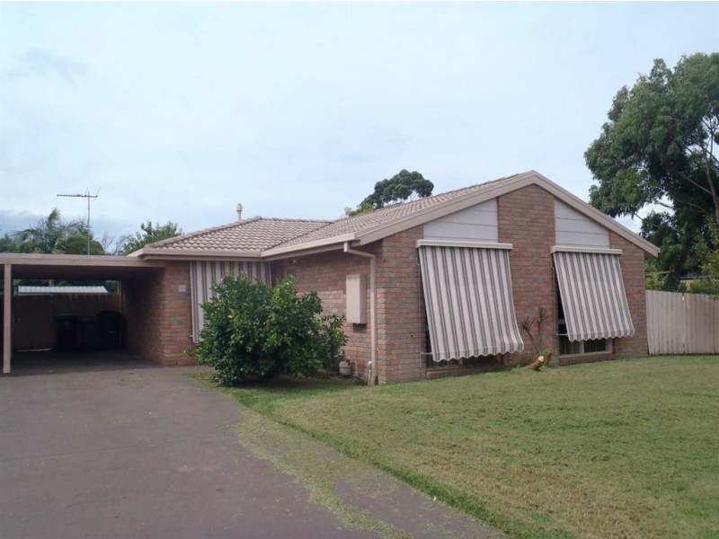 25 Warren Close, Narre Warren VIC 3805