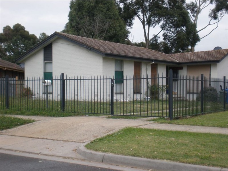 30 Village Drive, Hampton Park VIC 3976