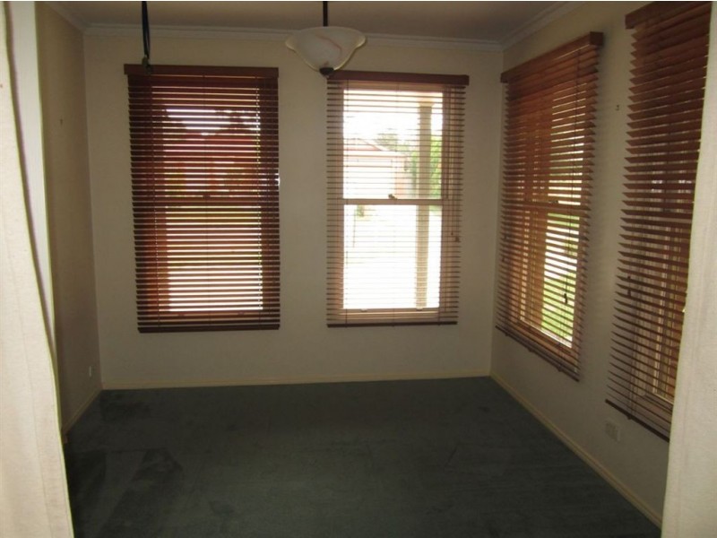 8 Jacqui Terrace, Narre Warren South VIC 3805