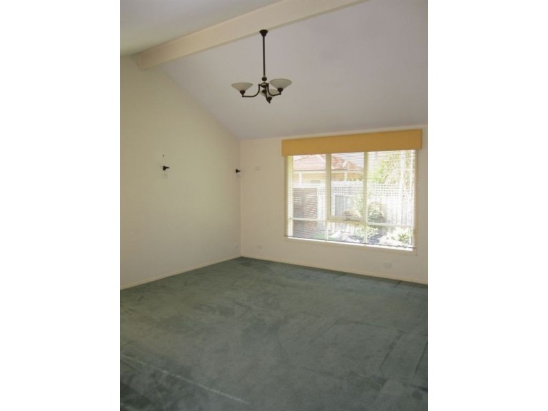 8 Jacqui Terrace, Narre Warren South VIC 3805