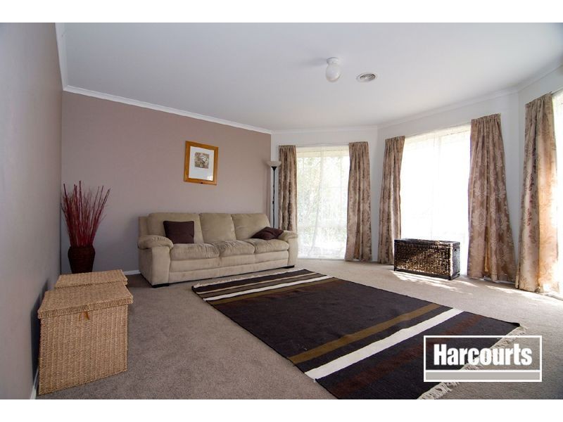 18 Mathoura Court, Berwick VIC 3806