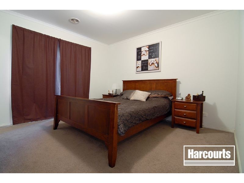 18 Mathoura Court, Berwick VIC 3806