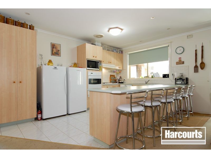 27 Seebeck Drive, Narre Warren South VIC 3805