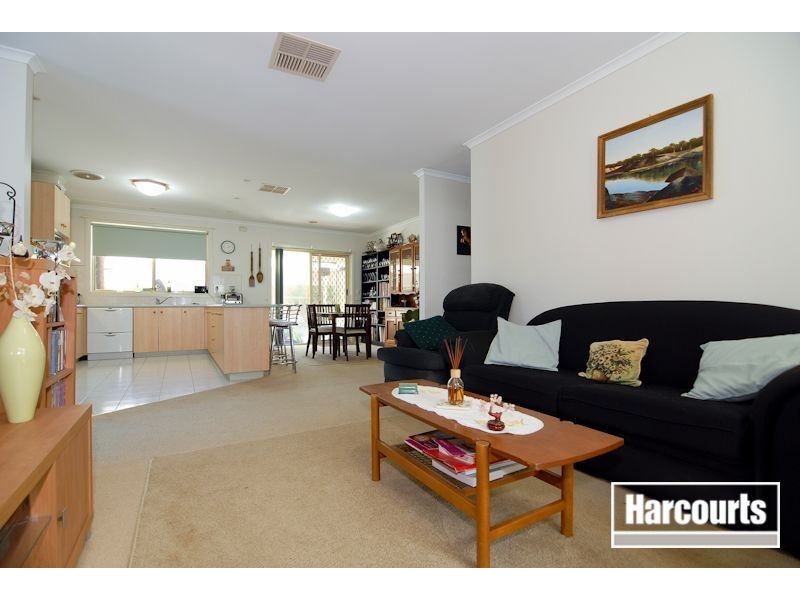 27 Seebeck Drive, Narre Warren South VIC 3805