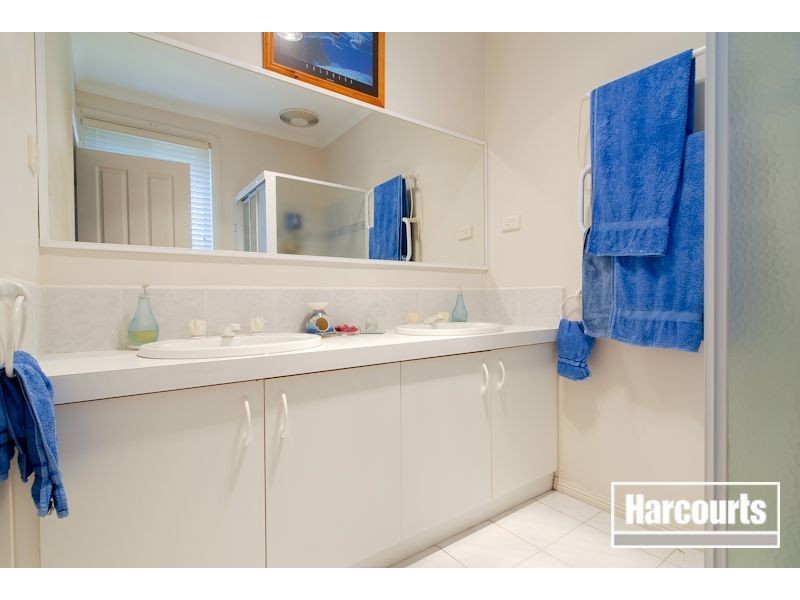 27 Seebeck Drive, Narre Warren South VIC 3805