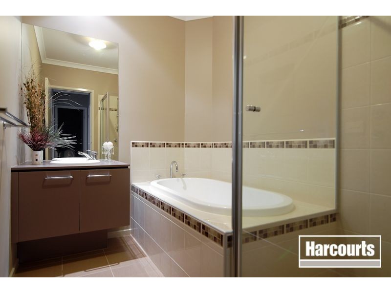 4 Sagan Drive, Cranbourne North VIC 3977