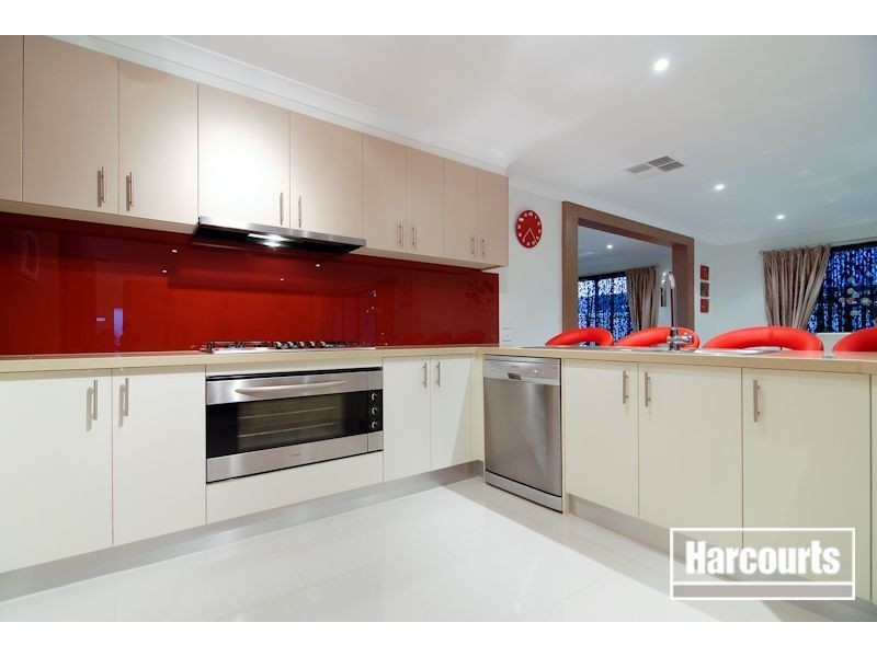 9 Wallagra Court, Narre Warren South VIC 3805