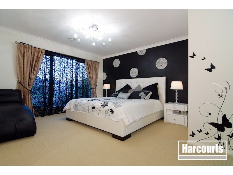 9 Wallagra Court, Narre Warren South VIC 3805