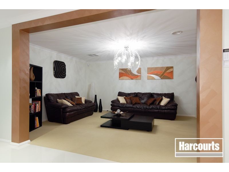 9 Wallagra Court, Narre Warren South VIC 3805