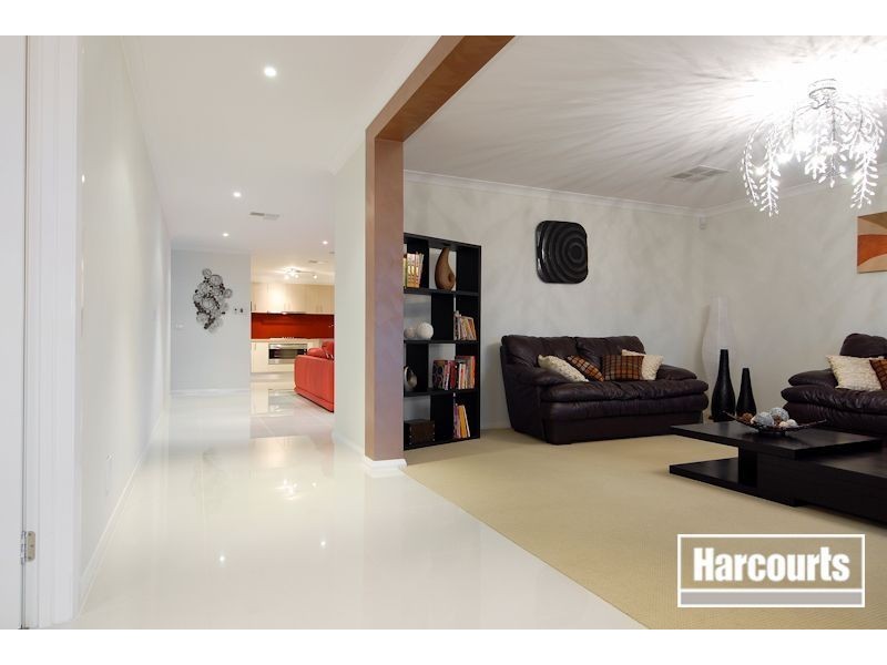 9 Wallagra Court, Narre Warren South VIC 3805