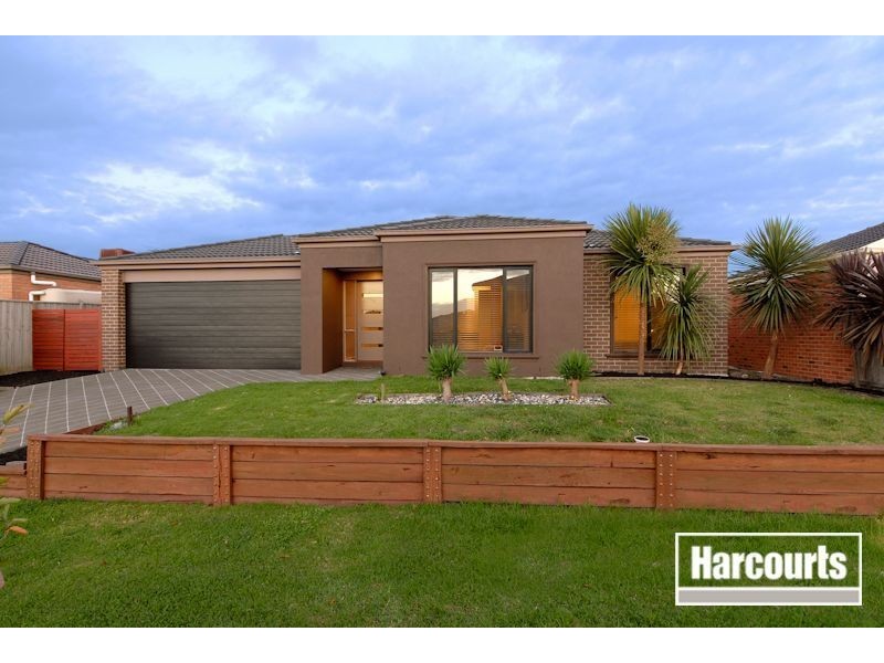 6 Derby Court, Cranbourne North VIC 3977