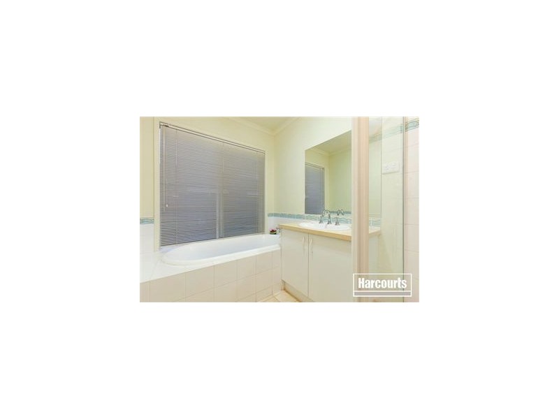 51 Robinswood Parade, Narre Warren South VIC 3805