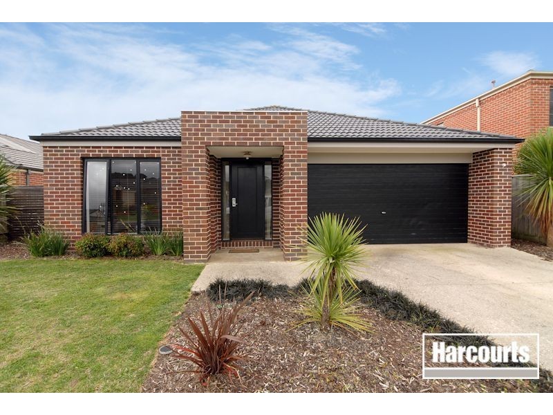 8 Menzies Close, Narre Warren South VIC 3805