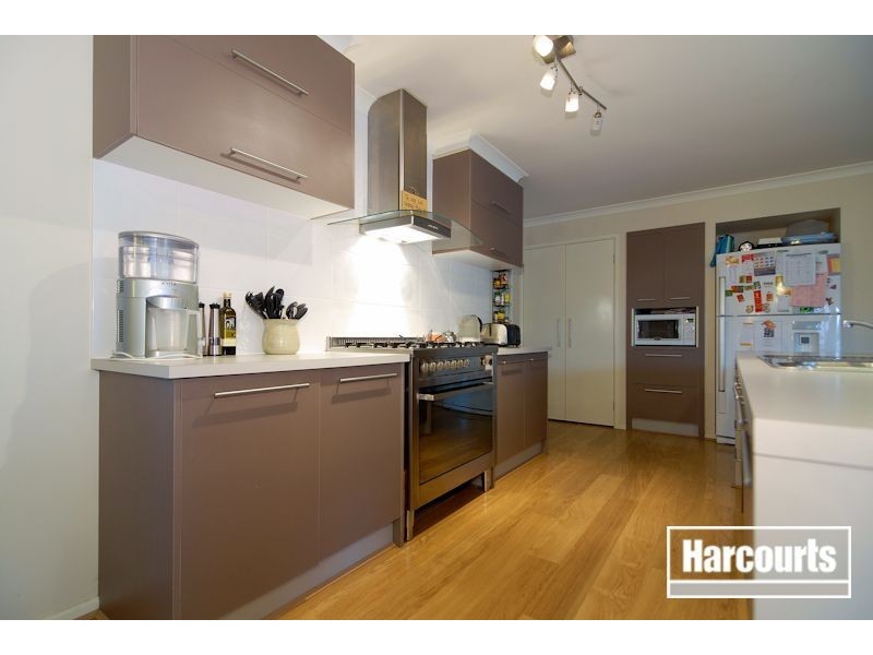 8 Menzies Close, Narre Warren South VIC 3805