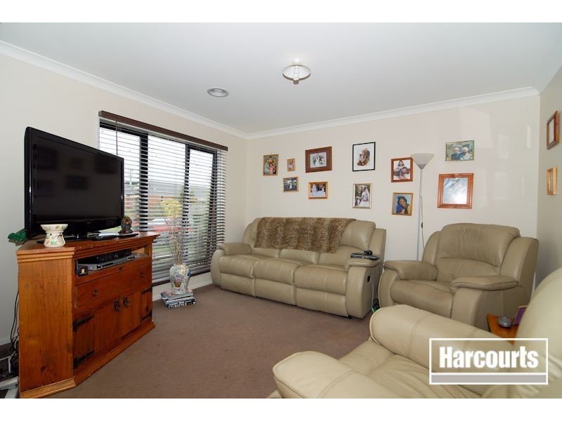 8 Menzies Close, Narre Warren South VIC 3805