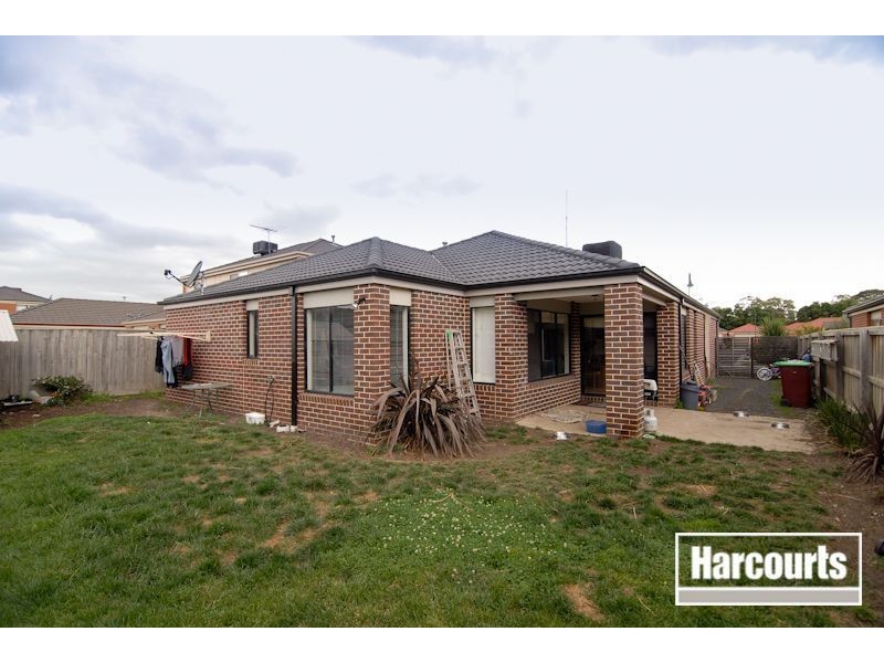 8 Menzies Close, Narre Warren South VIC 3805