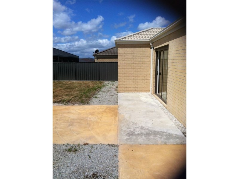 14 Jefferson Avenue, Cranbourne North VIC 3977