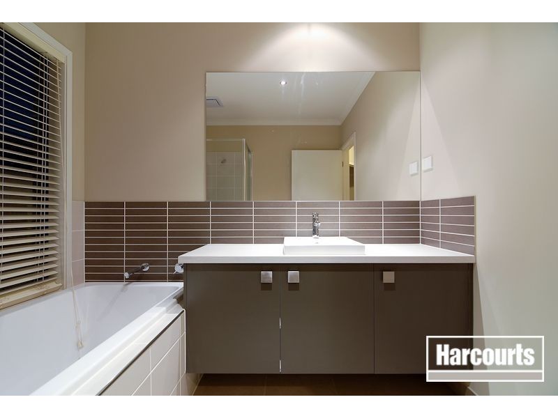 30 Salvia Avenue, Pakenham VIC 3810