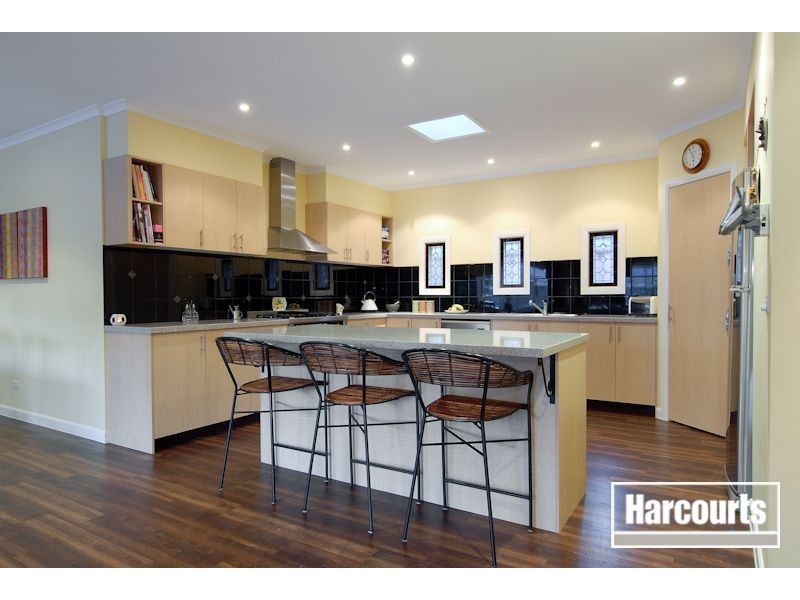 50 Sussex Avenue, Cranbourne North VIC 3977