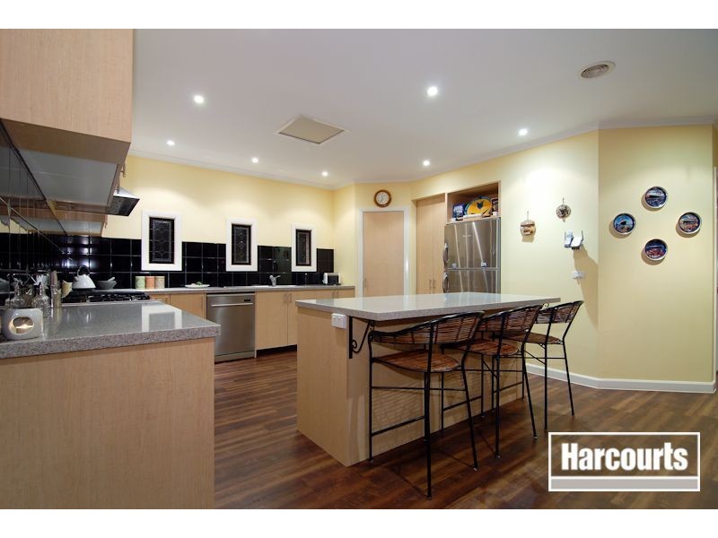 50 Sussex Avenue, Cranbourne North VIC 3977