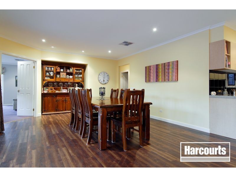 50 Sussex Avenue, Cranbourne North VIC 3977