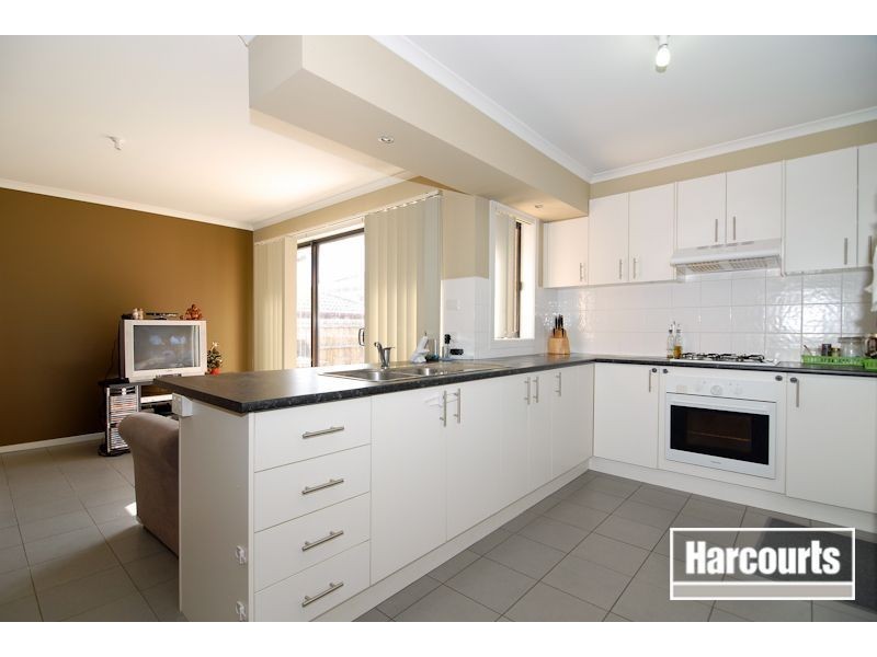 41 Oakgrove Drive, Narre Warren South VIC 3805