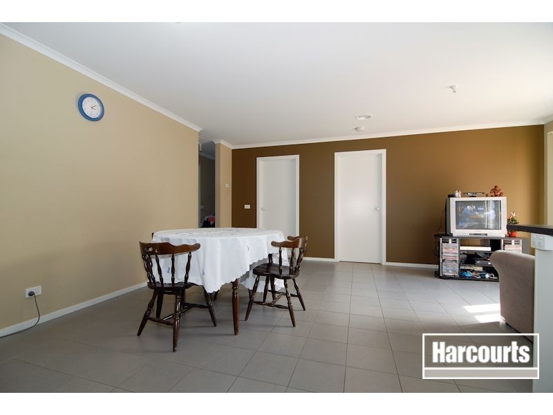 41 Oakgrove Drive, Narre Warren South VIC 3805