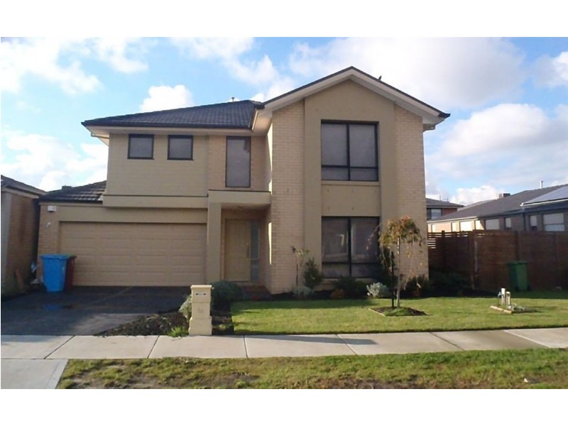 14 Whitegum Way, Cranbourne North VIC 3977